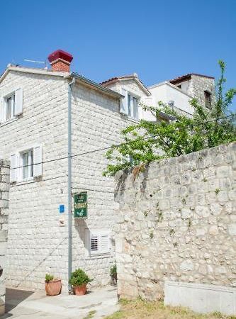 Apartments Ivomar Trogir Bagian luar foto