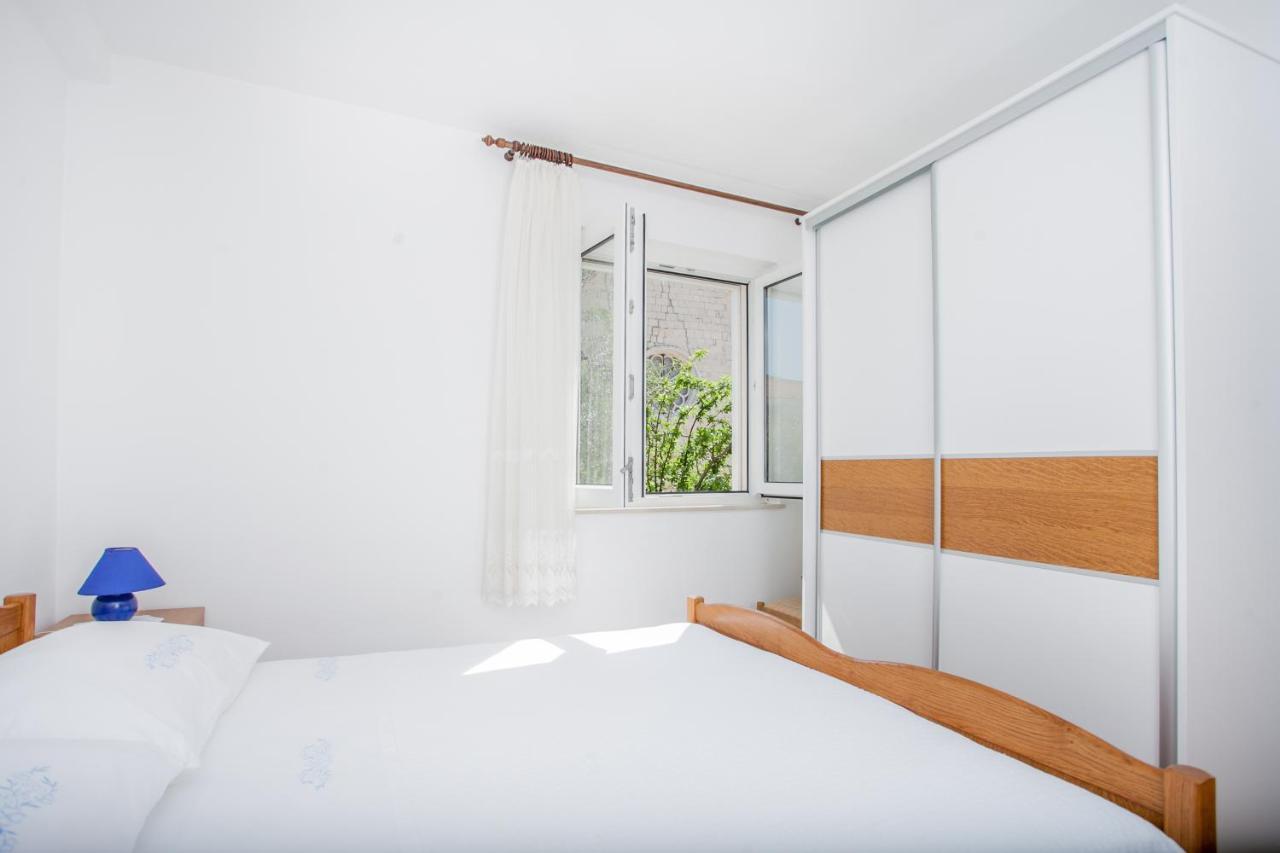 Apartments Ivomar Trogir Bagian luar foto