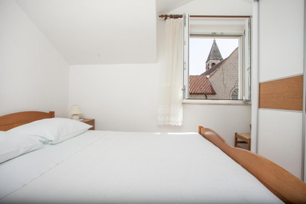 Apartments Ivomar Trogir Bagian luar foto