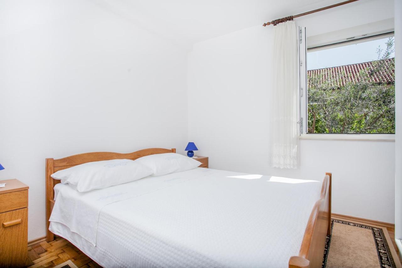 Apartments Ivomar Trogir Bagian luar foto